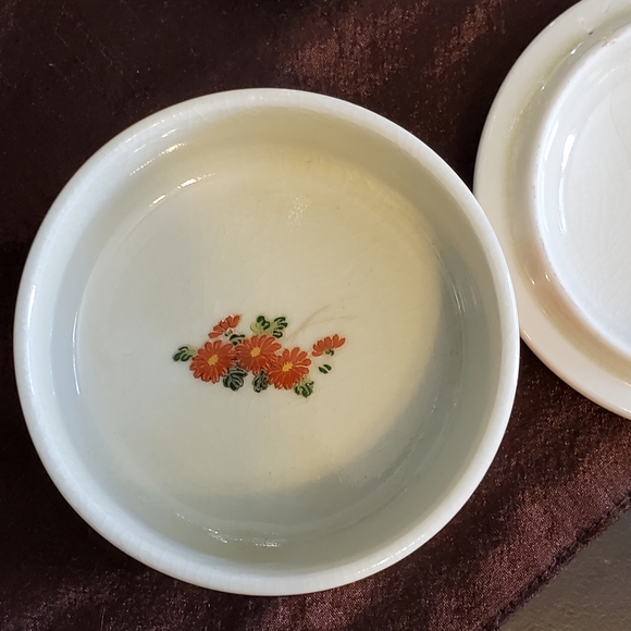 Vintage Satsuma Japanese peacock trinket box orange and gold trim - Picture 2 of 12